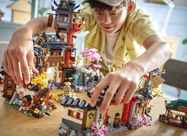 레고그룹, 닌자고 15주년 기념 ‘레고 닌자고 올드 타운’ 출시