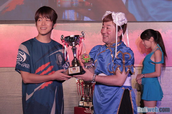 data/news13/08m/27/ps3/sf25_27.jpg