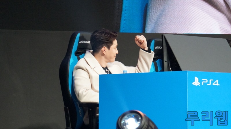 data/news19/03m/04/ps4/psarena13.jpg